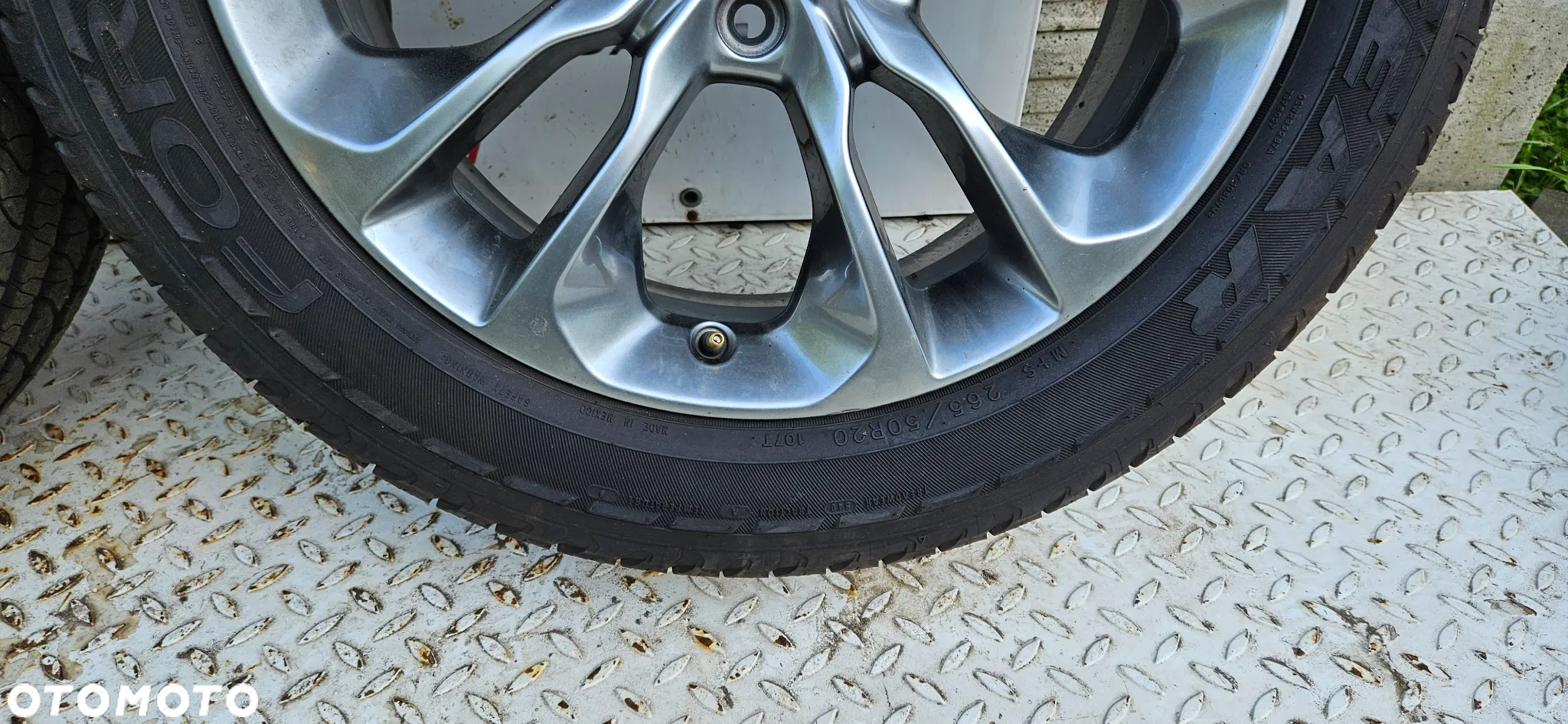 Dodge Durango III LIFT GT RT Koła Komplet kół Alufelgi Felgi 265/50/20 R20 20 cali 20x8.0J 6QP26TRMAA Mopar Oryginał SREBRNE - 17