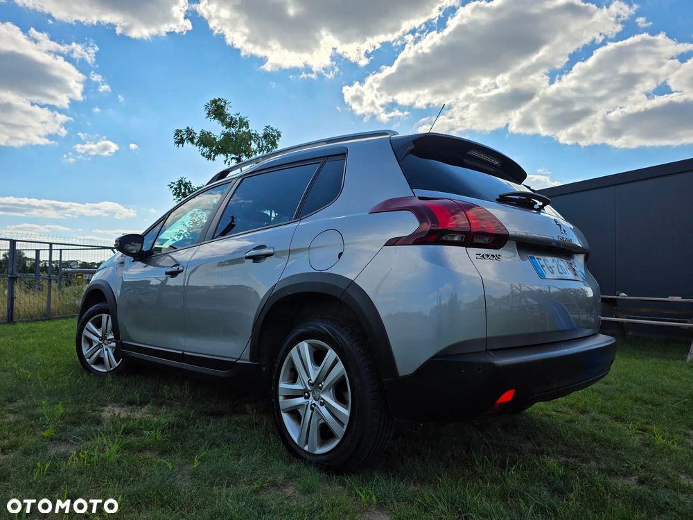 Peugeot 2008 BlueHDi 100 STOP & START Signature - 1