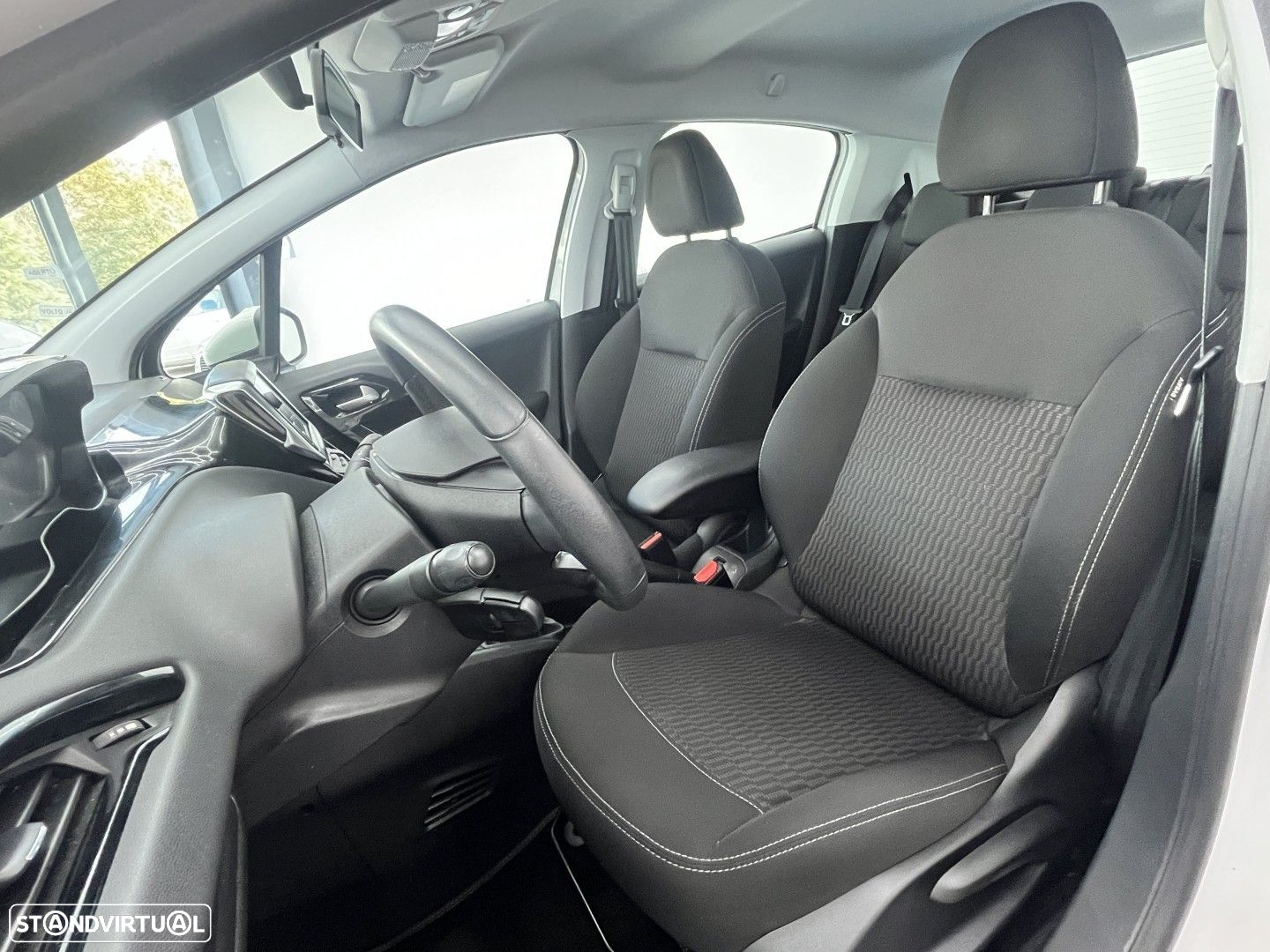 Peugeot 208 1.2 PureTech Active - 8