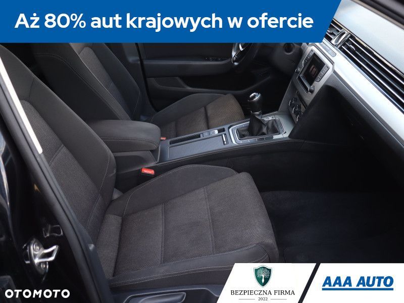 Volkswagen Passat - 10