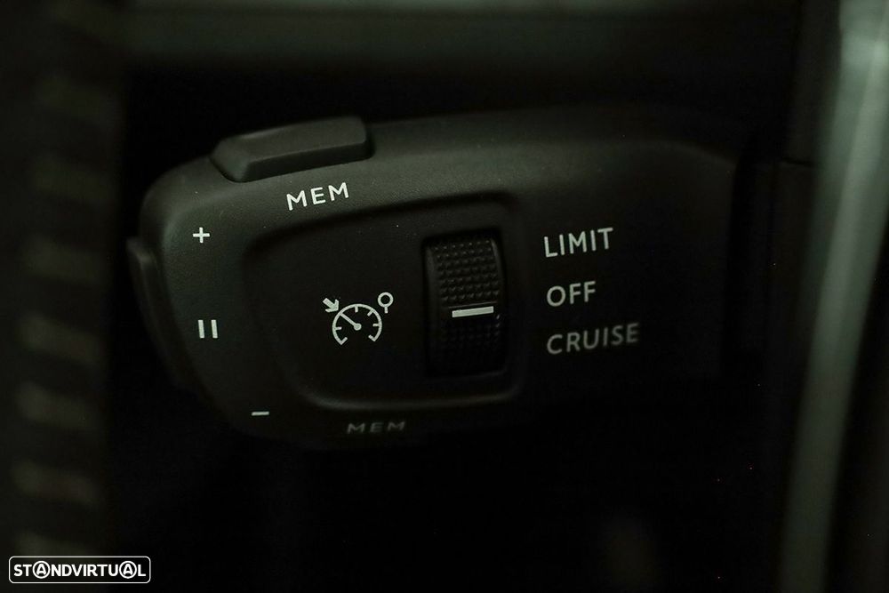 Peugeot 3008 1.6 Hybrid Allure e-EAT8 - 18