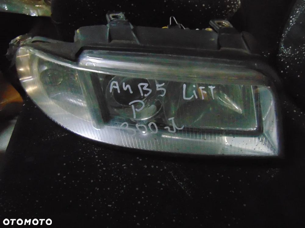 Lampa prawa przód Audi a4 b5 lift - 1
