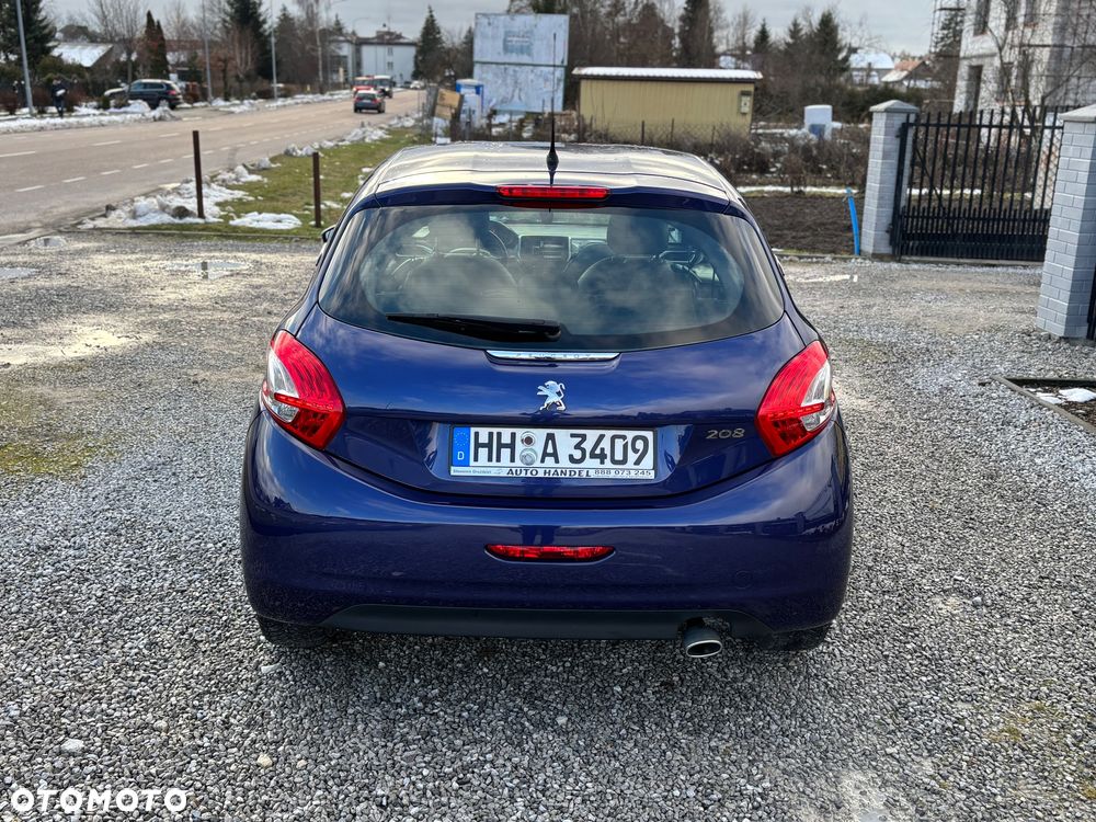 Peugeot 208 - 22