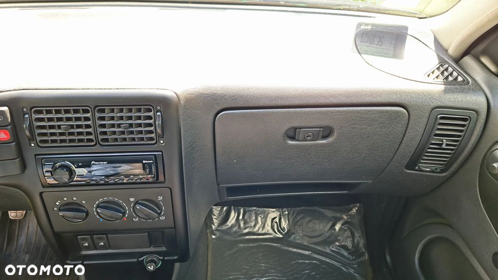 Volkswagen Polo - 13