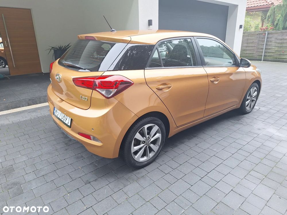 Hyundai i20 1.1 CRDi - 24