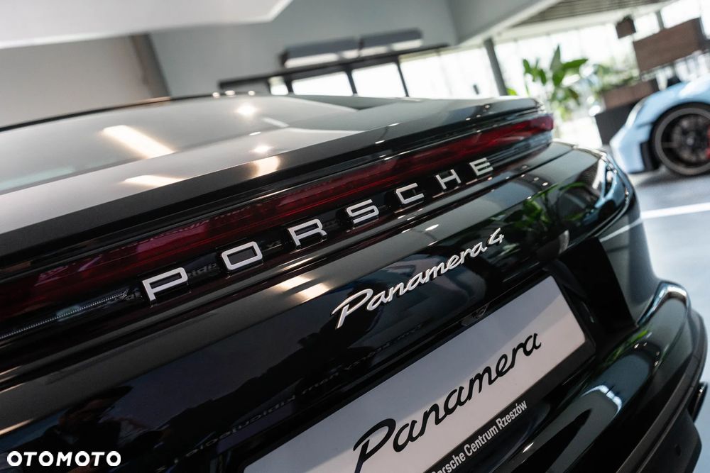 Porsche Panamera 4 E-Hybrid PHEV - 36