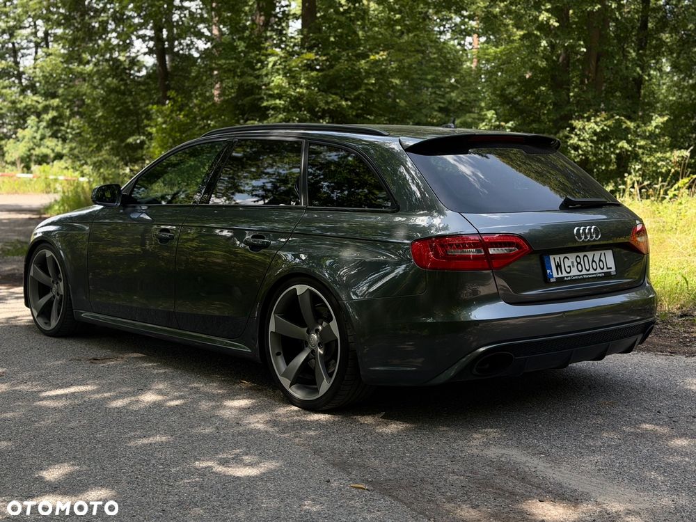 Audi RS4 Avant - 4