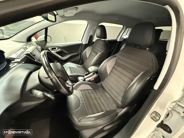 Peugeot 2008 1.2 PureTech Allure EAT6 - 6