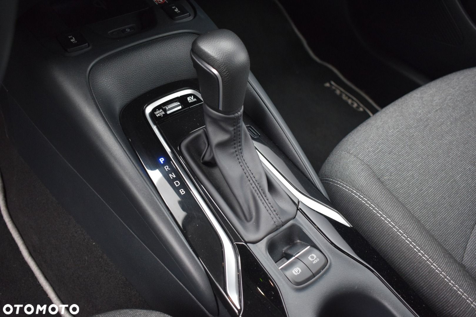 Toyota Corolla 1.8 Hybrid Style - 16