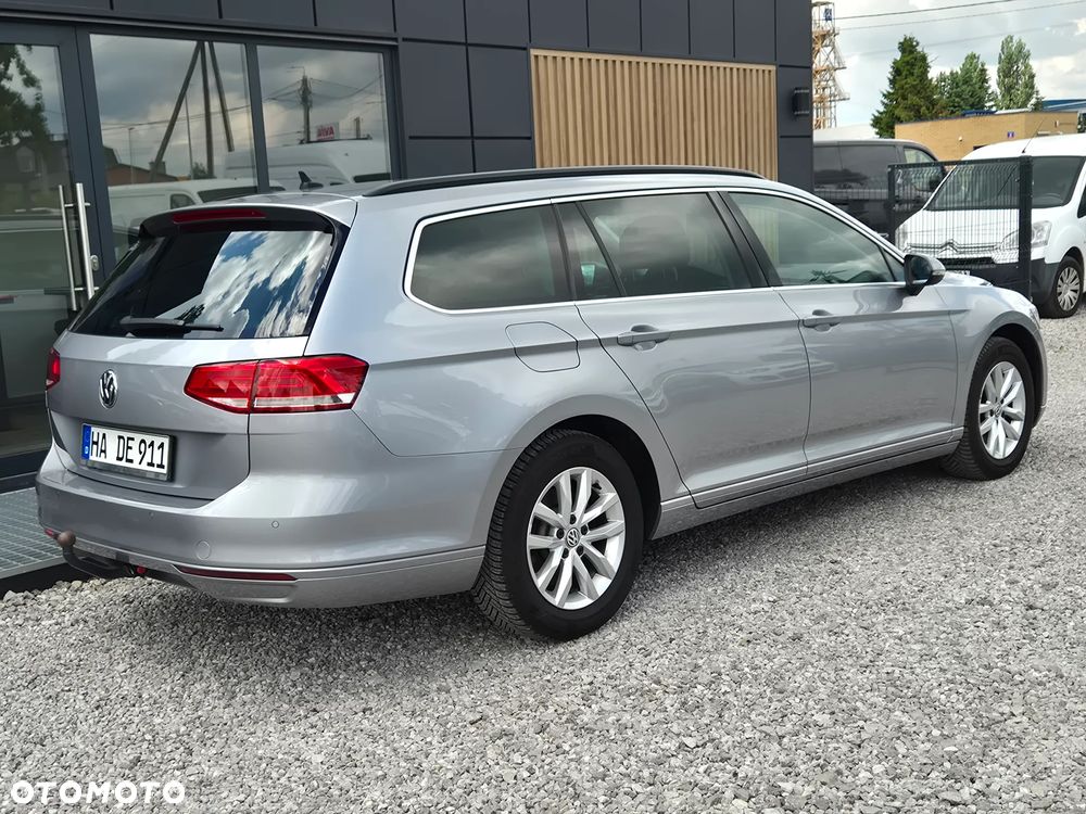 Volkswagen Passat - 10