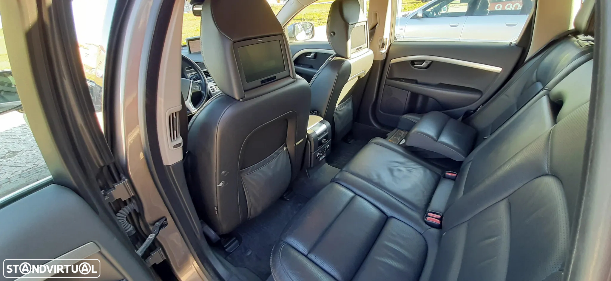 Volvo XC 70 2.0 D3 Drive Summum - 4