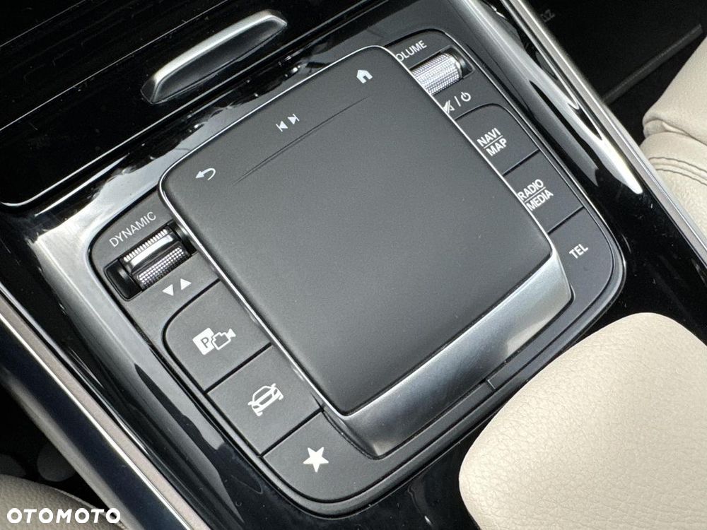 Mercedes-Benz GLA 200 Progressive - 19