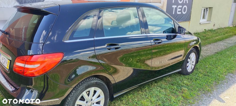 Mercedes-Benz Klasa B 180 (BlueEFFICIENCY) 7G-DCT - 4