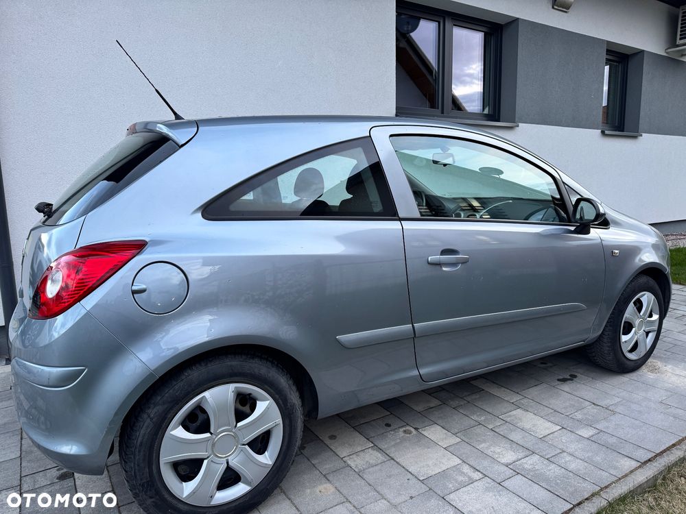 Opel Corsa 1.0 12V Essentia - 4