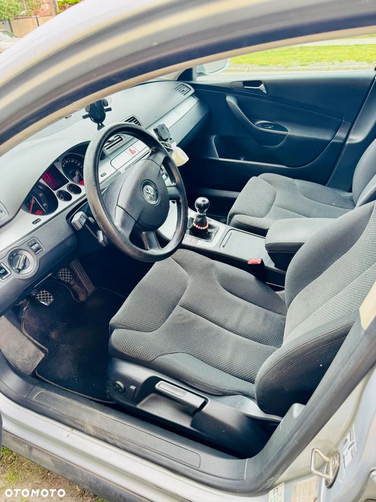 Volkswagen Passat 1.9 TDI Comfortline - 5