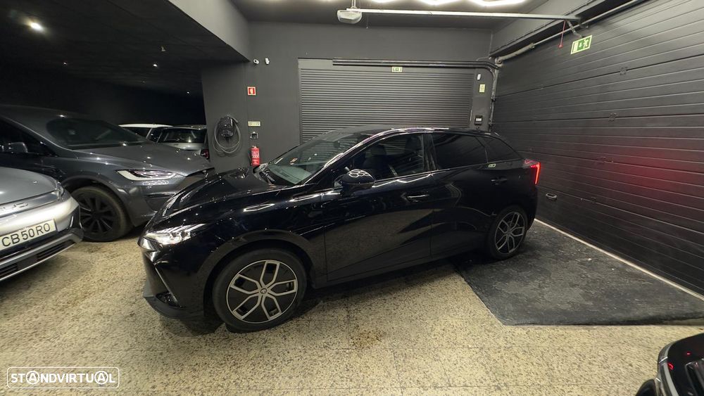 MG MG4 64 kWh Luxury - 12