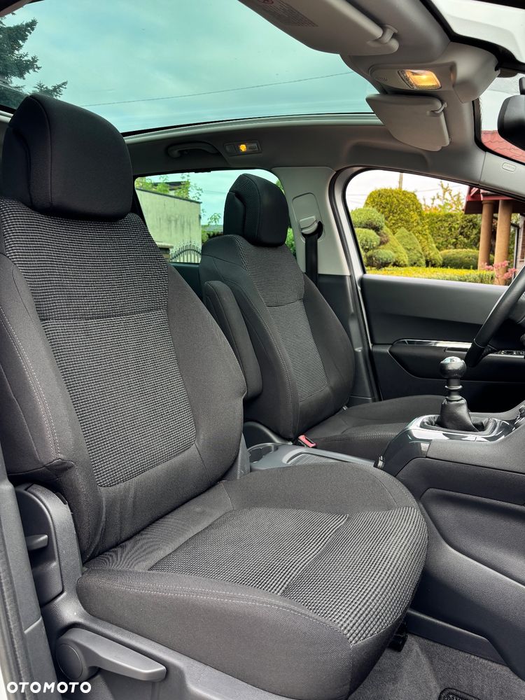 Peugeot 5008 1.6 THP Family 7os - 14