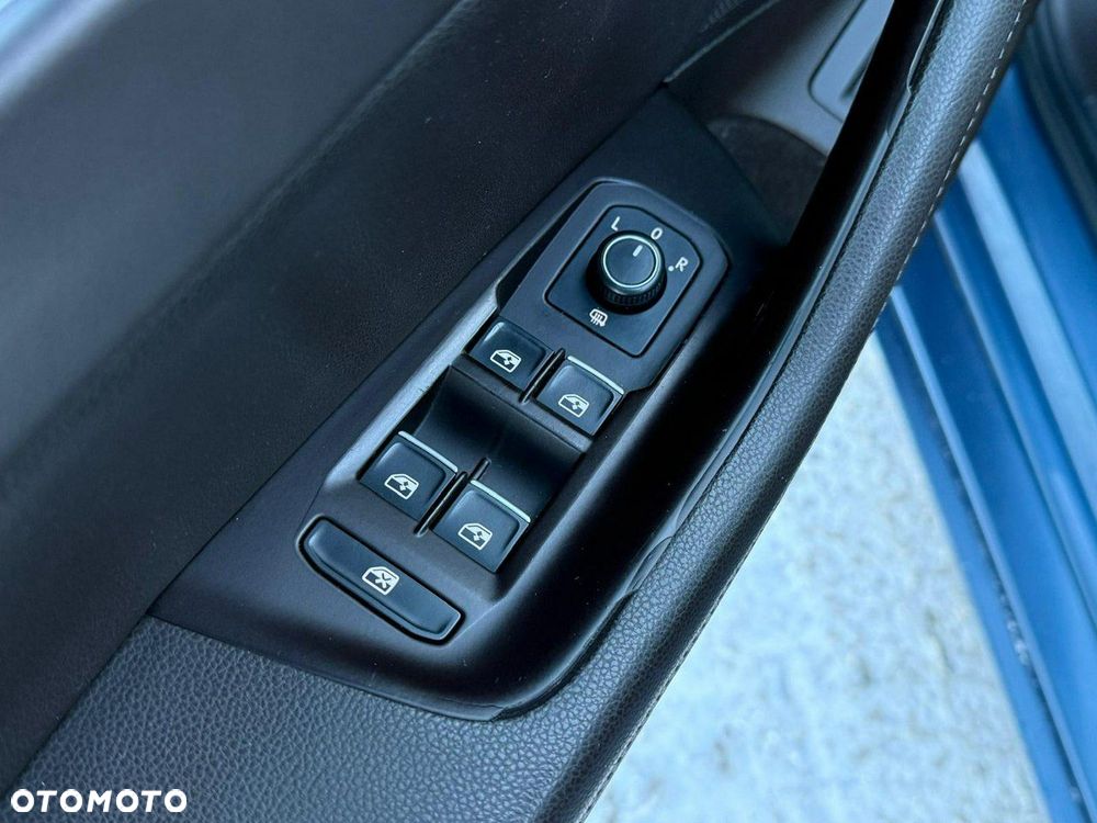 Volkswagen Passat - 28