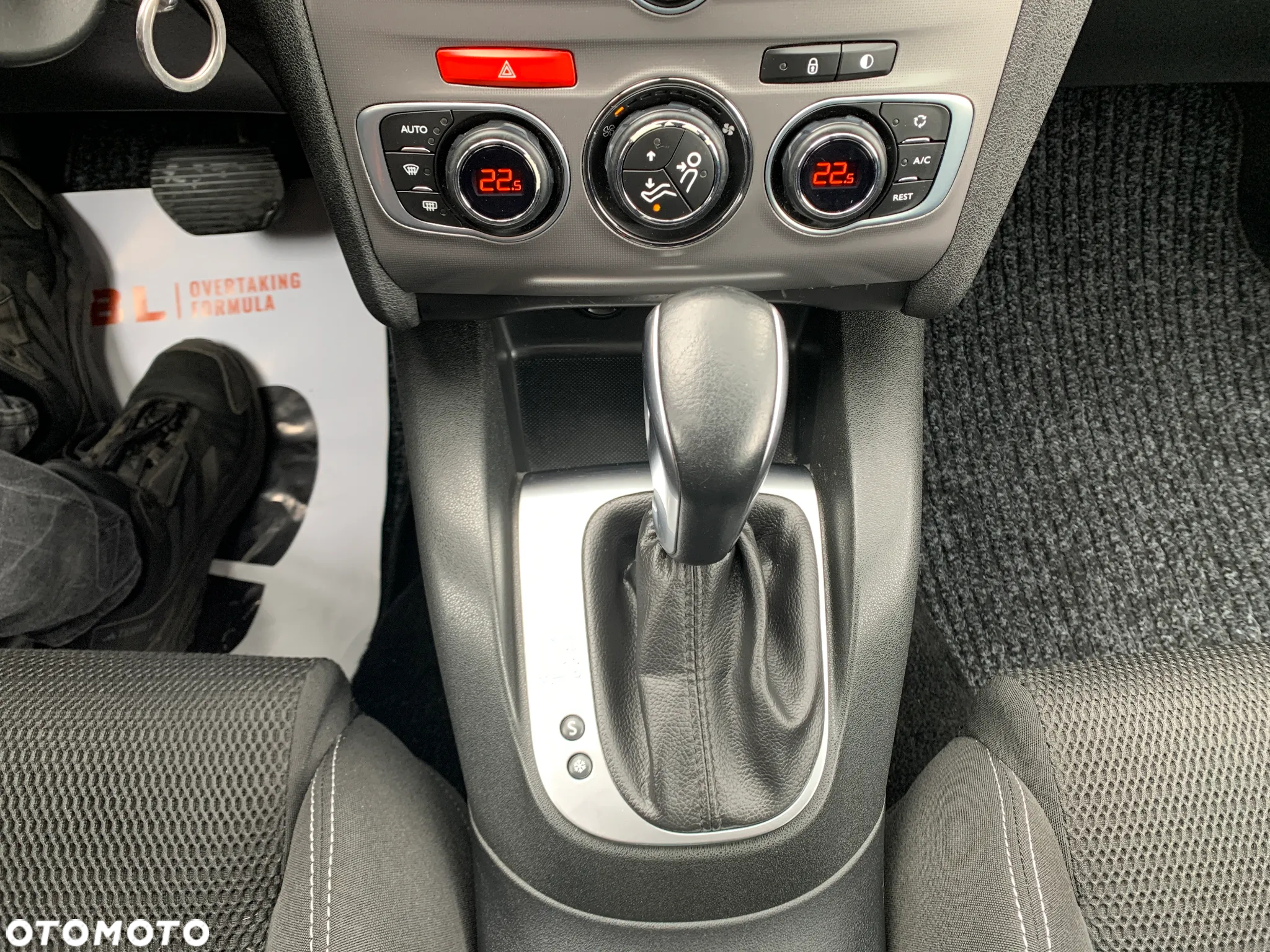 Citroën C4 BlueHDi 120 Stop&Start EAT6 Shine - 16