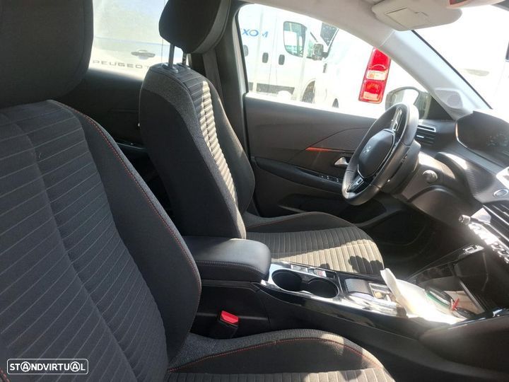 Peugeot e-208 - 6