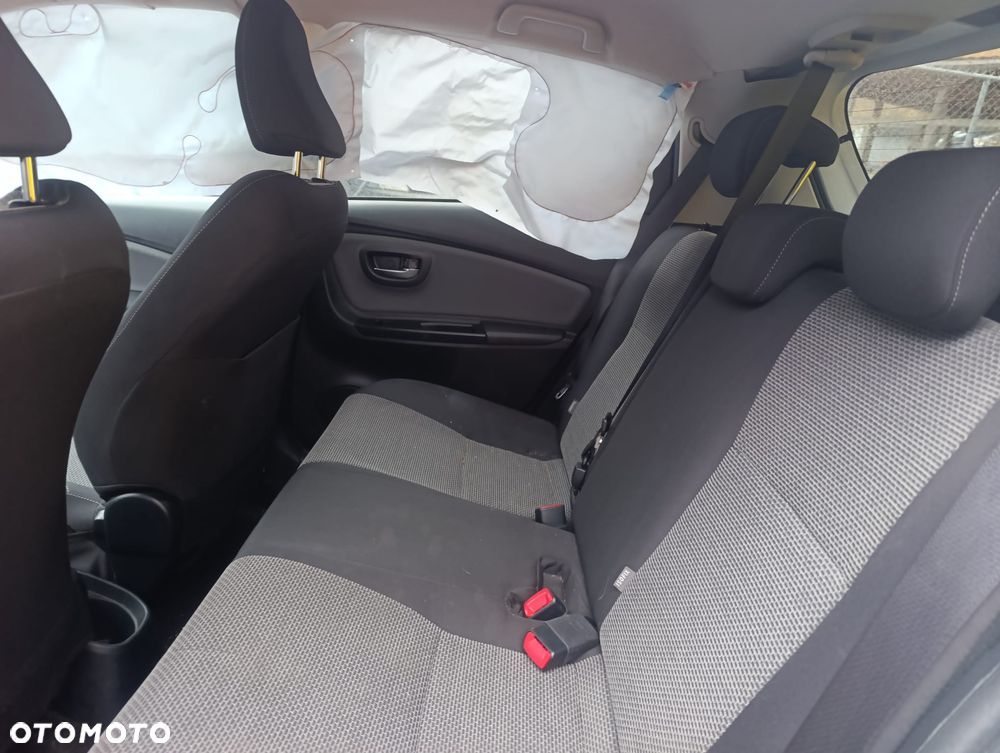 Toyota Yaris Hybrid 100 Life - 9