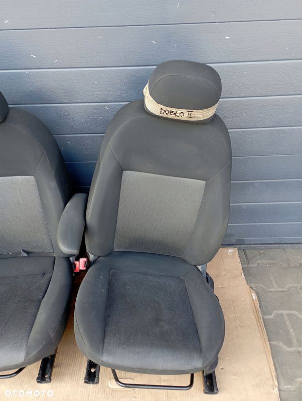 FIAT DOBLO II 2 FOTELE FOTEL LEWY PRAWY PRZÓD PRZEDNIE EUROPA - 1