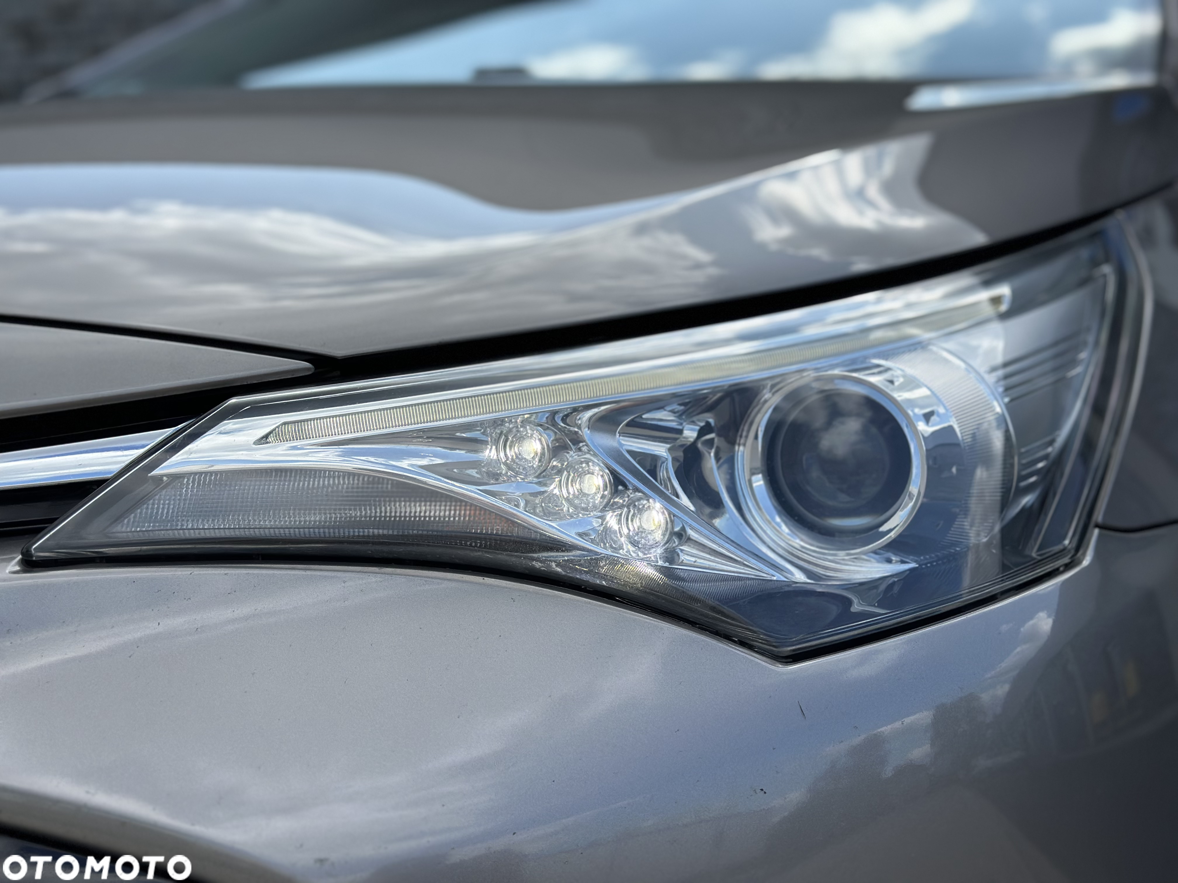 Toyota Avensis 1.6 Active - 6