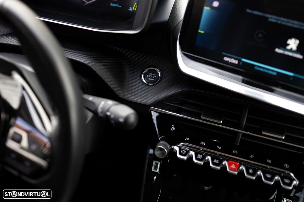 Peugeot e-2008 Allure - 11