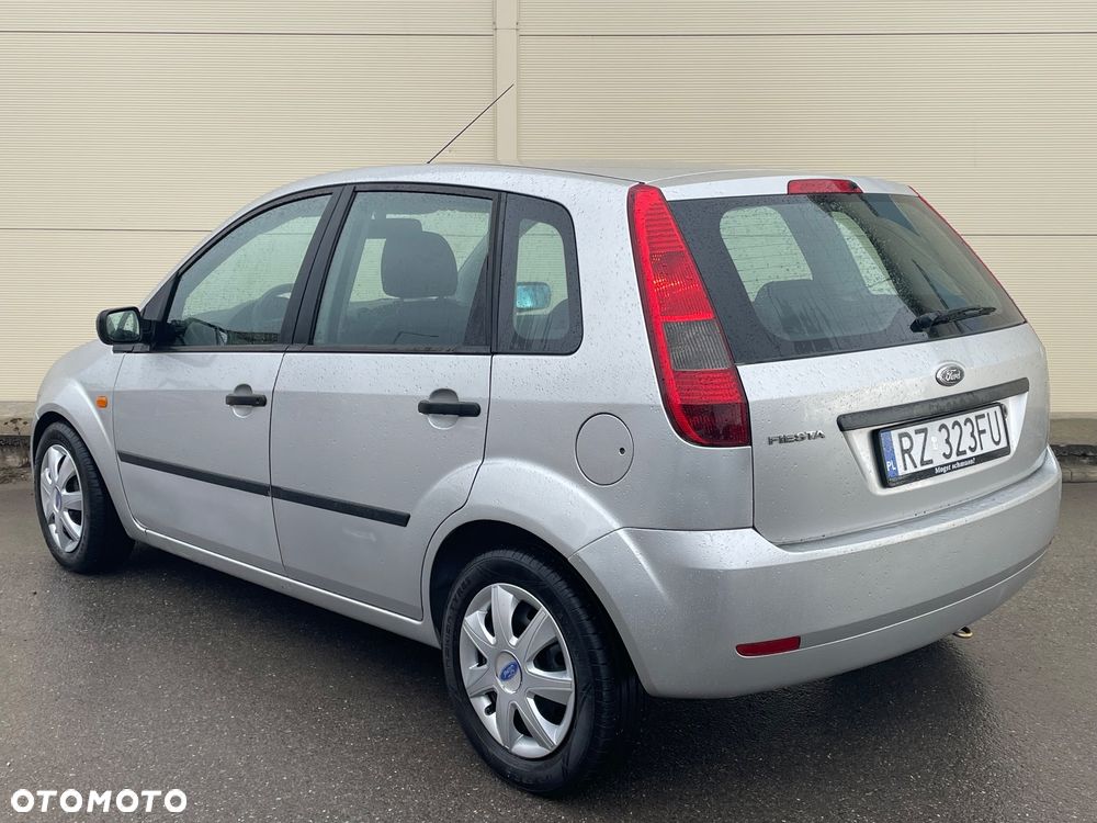 Ford Fiesta - 8