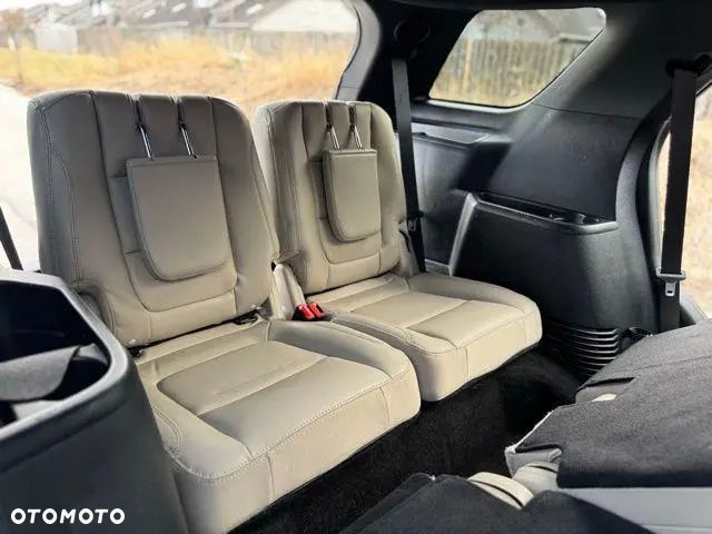Ford Explorer - 17