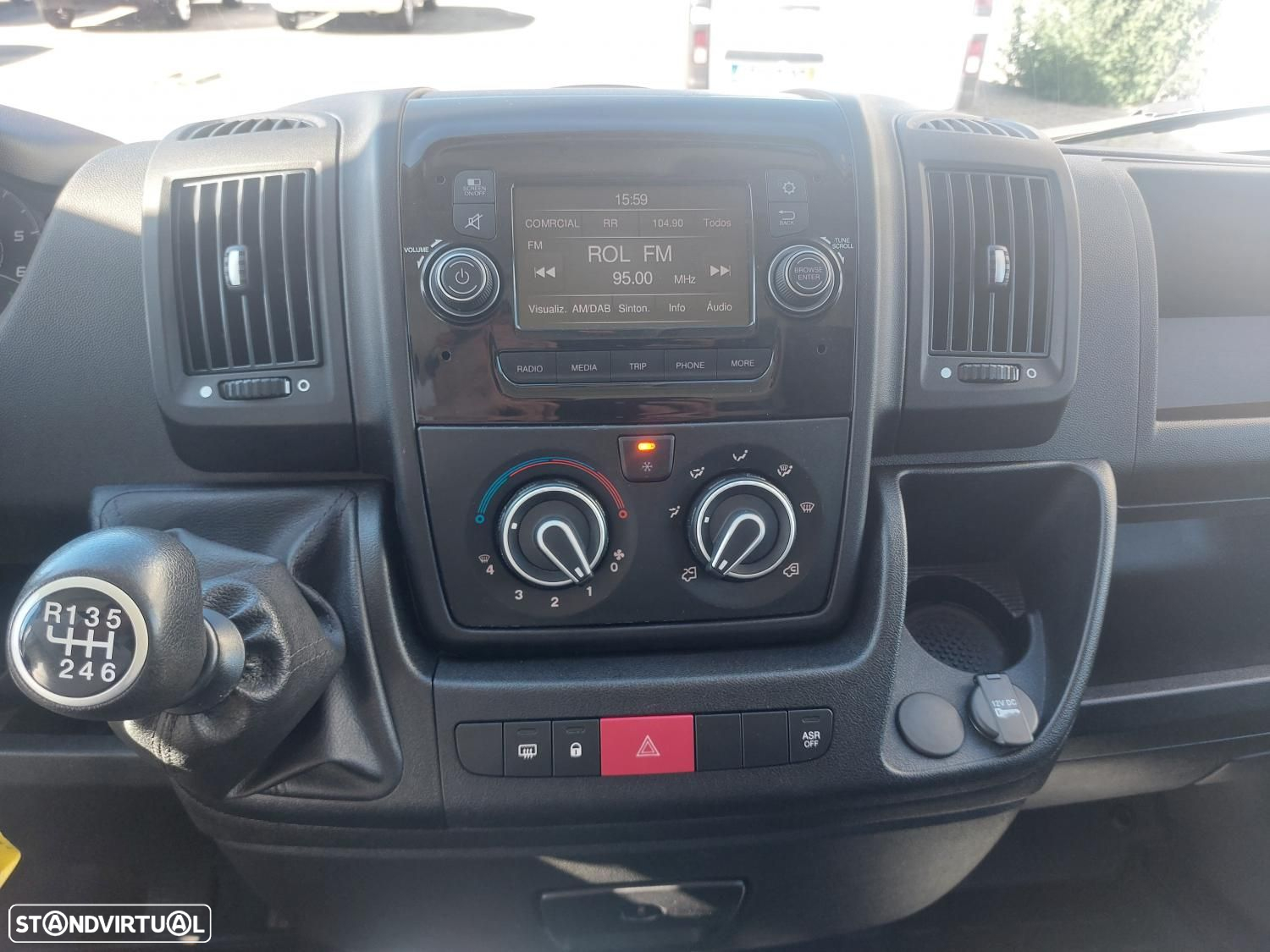 Peugeot Boxer 2.2 BlueHDi 330 L2H2 Premium - 140 cv - IVA Dedutível - 25