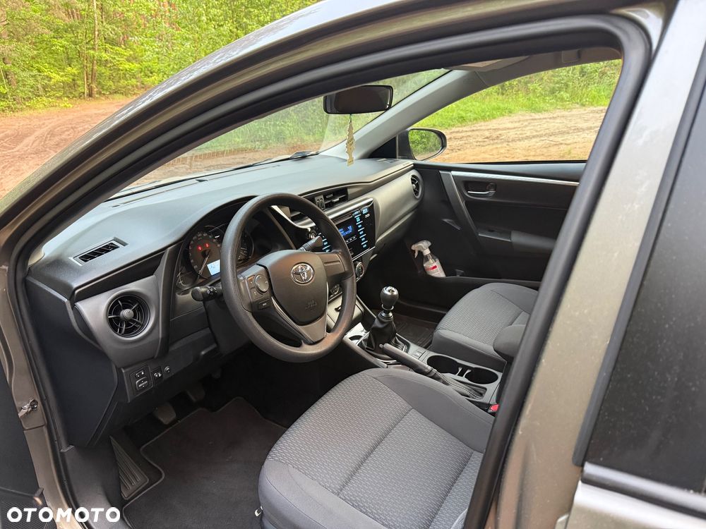 Toyota Corolla - 9