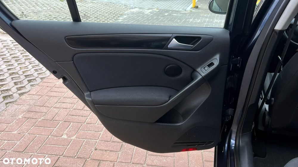 Volkswagen Golf 1.6 Comfortline - 27