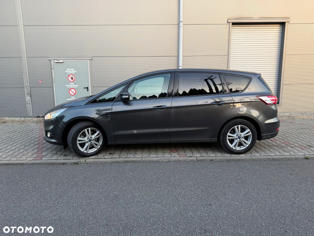 Ford S-Max - 17