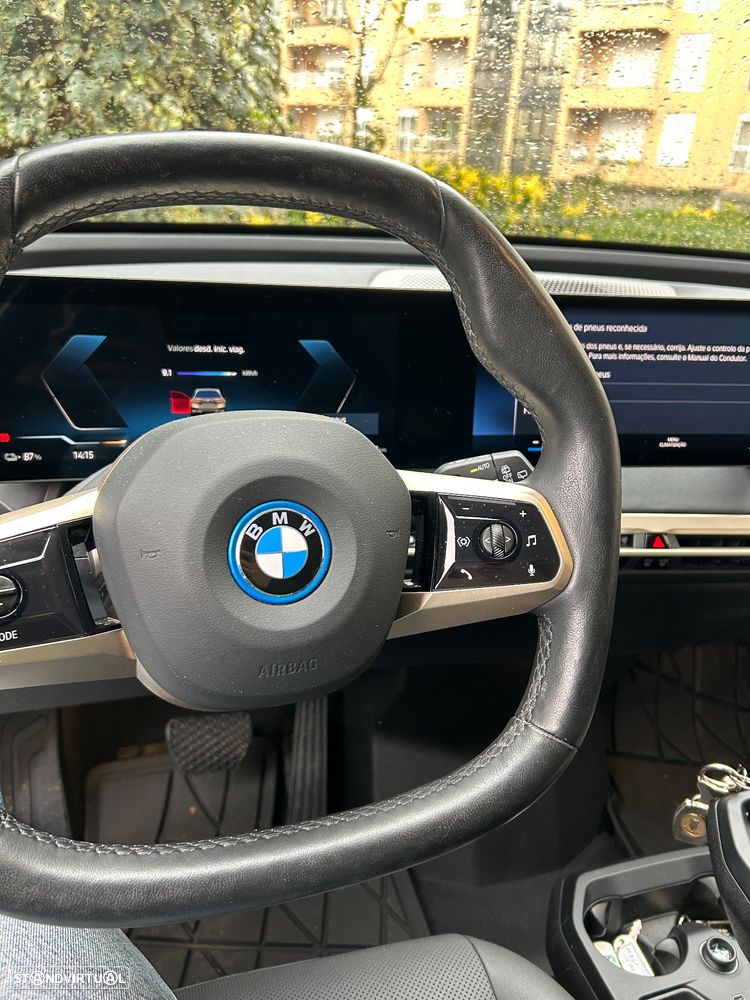 BMW iX xDrive 50 Pack Desportivo - 10