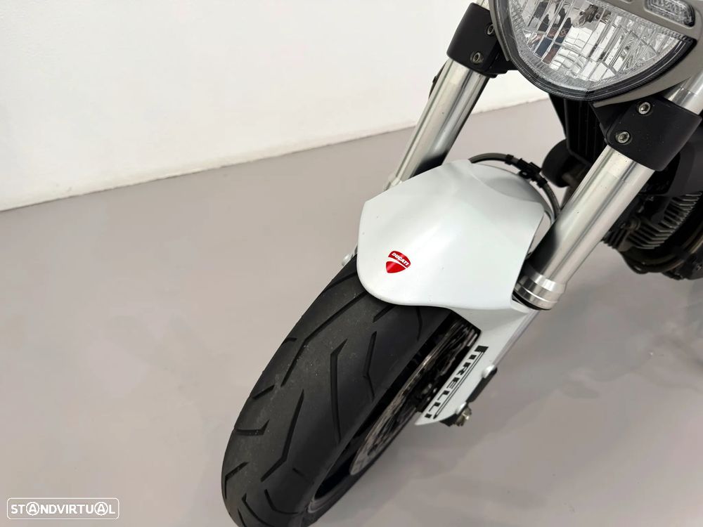 Ducati Monster 796 - 16