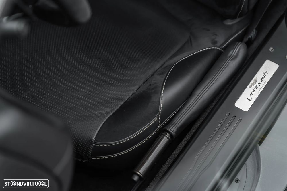 Aston Martin Vanquish - 22