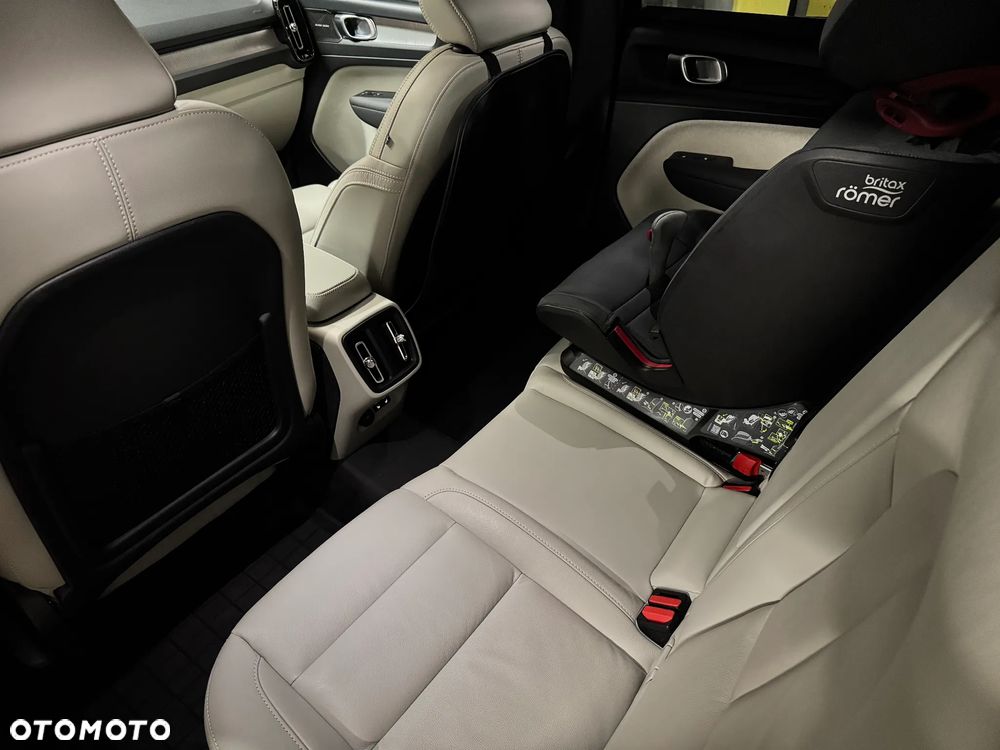 Volvo XC 40 B5 B AWD Ultimate Bright - 23