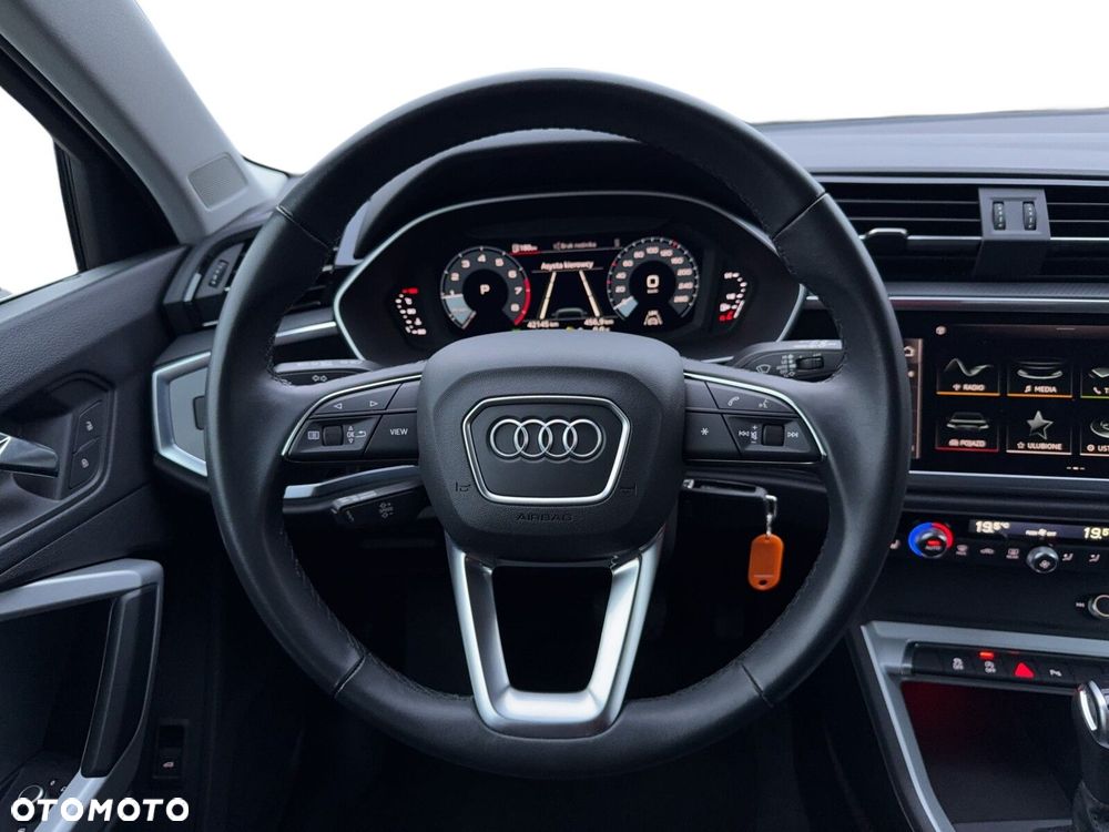 Audi Q3 35 TFSI S tronic - 17
