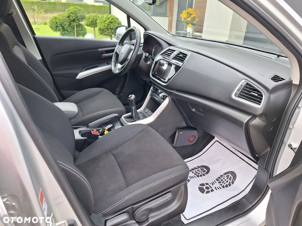 Suzuki SX4 S-Cross 1.0 T Premium 4WD - 11