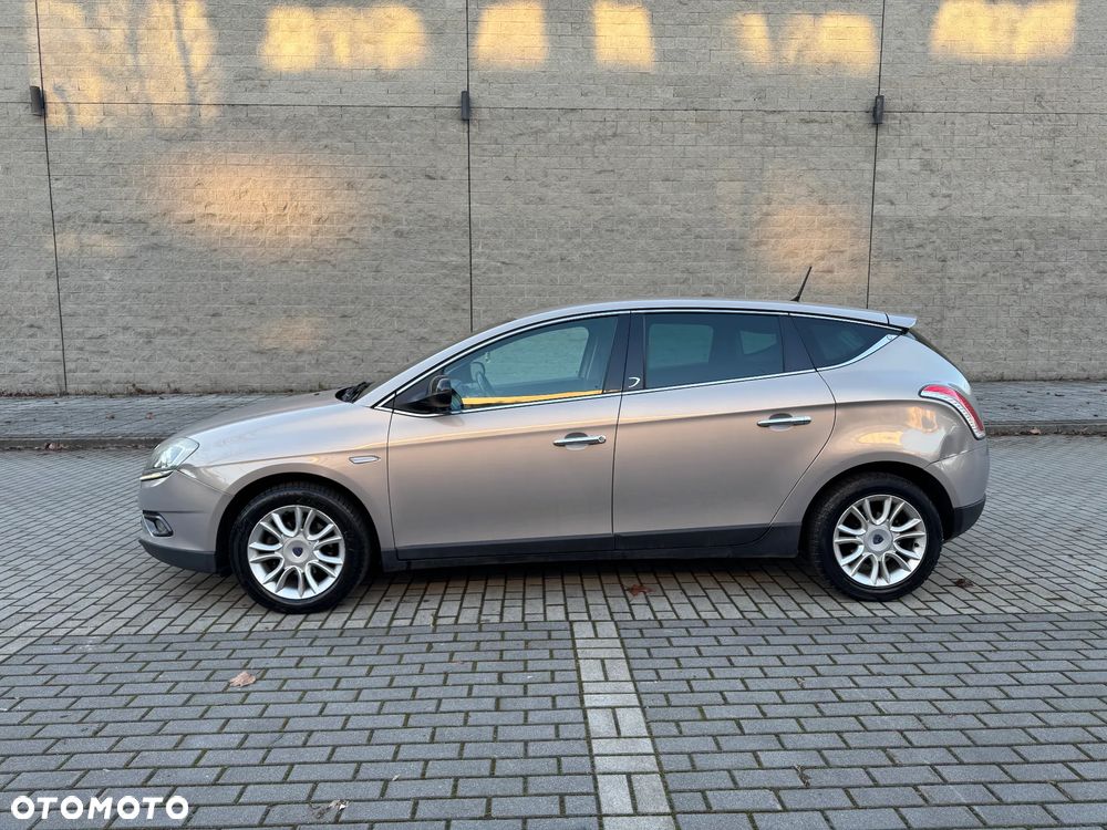 Lancia Delta 1.6 MultiJet 16v DFN6 Silver - 19