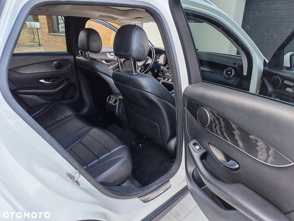 Mercedes-Benz GLC - 4