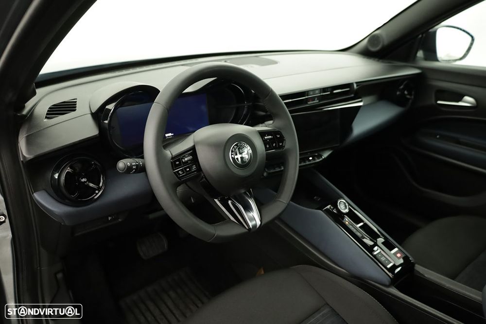 Alfa Romeo Junior Elletrica 50 kWh - 8