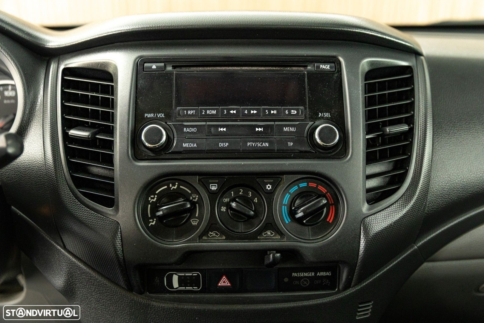 Mitsubishi L200 2.4 DI-D CD Invite 4WD - 11