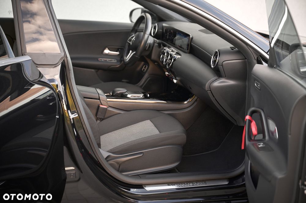 Mercedes-Benz CLA 200 d 4Matic Shooting Brake 8G-DCT - 18