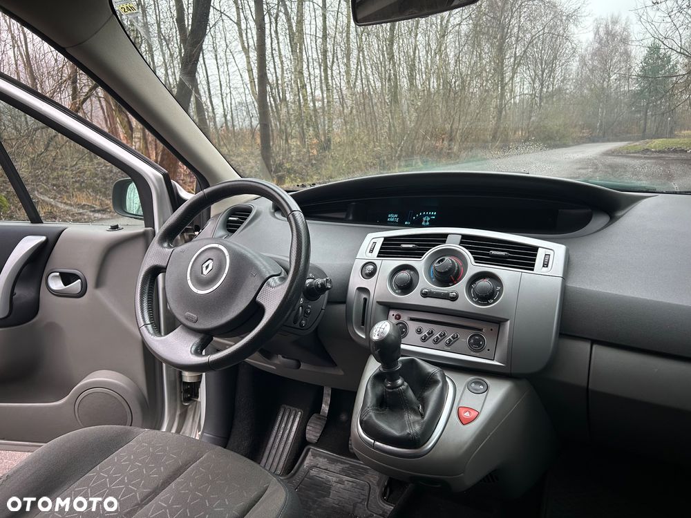 Renault Scenic 1.6 16V Authentique - 11