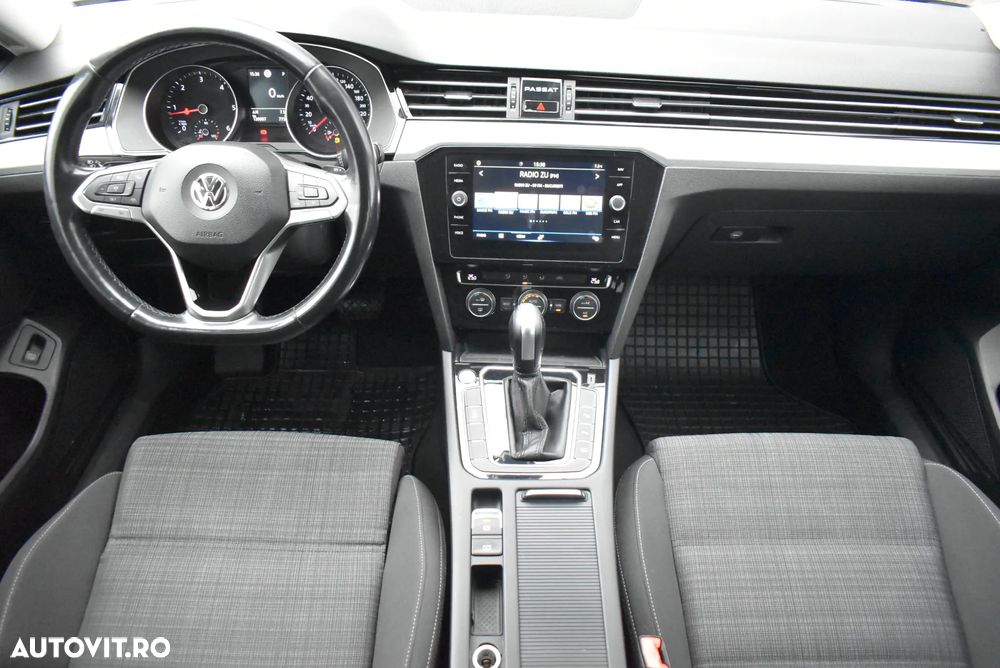 Volkswagen Passat - 8