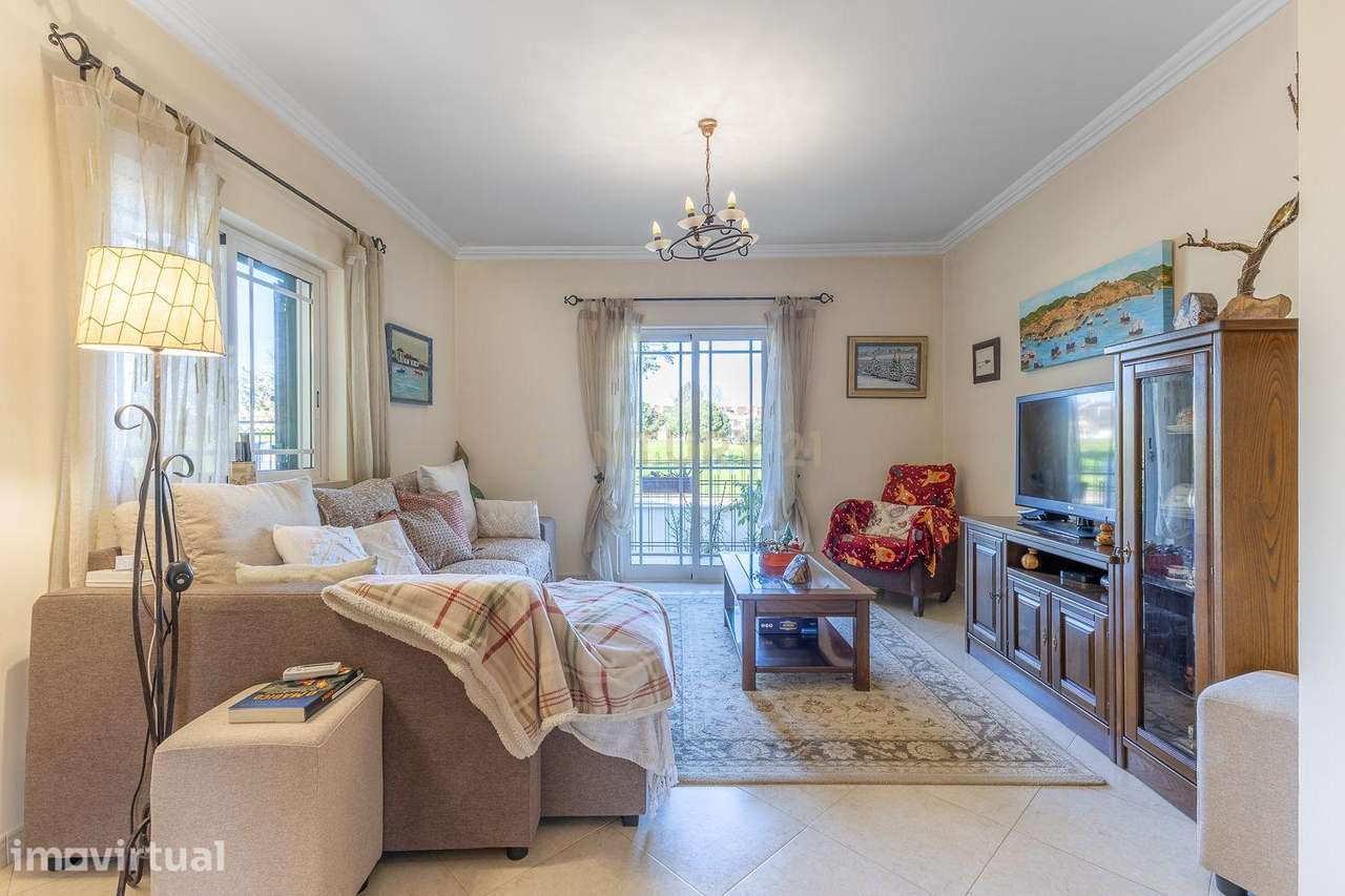 Moradia em Banda T4 | 3 Pisos | Aldeia de Paio Pires 490.000 € | 249 m - Grande imagem: 4/43