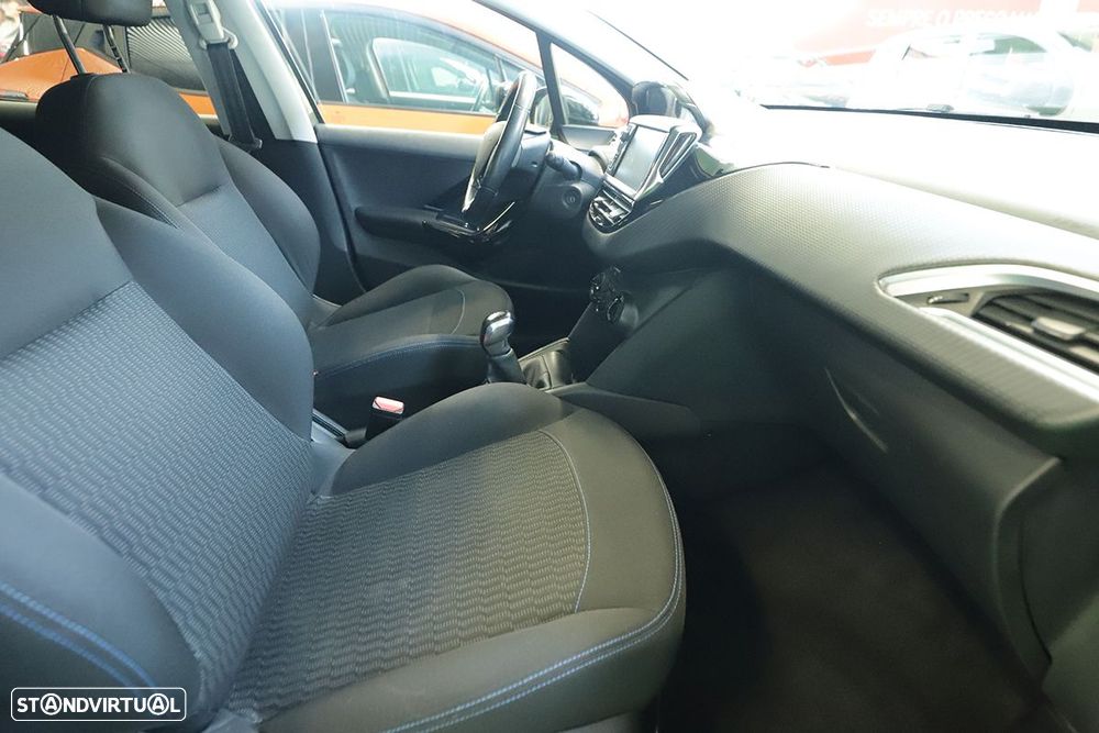 Peugeot 208 1.2 PureTech Style - 19