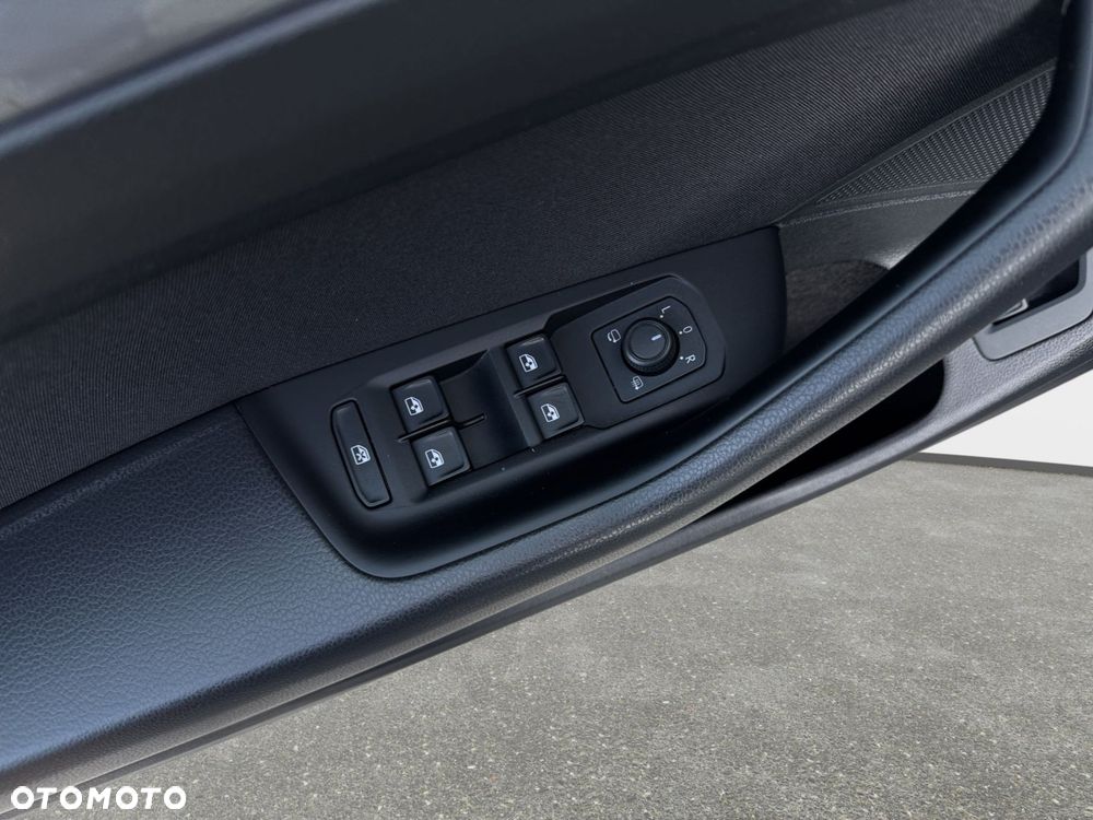 Volkswagen Passat Variant 1.5 TSI OPF DSG Business - 25